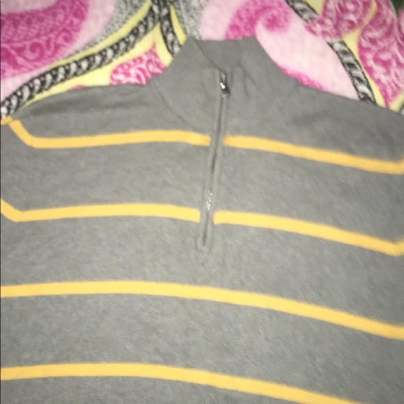 Old Navy Men's Sweater - Picture 2 of 4